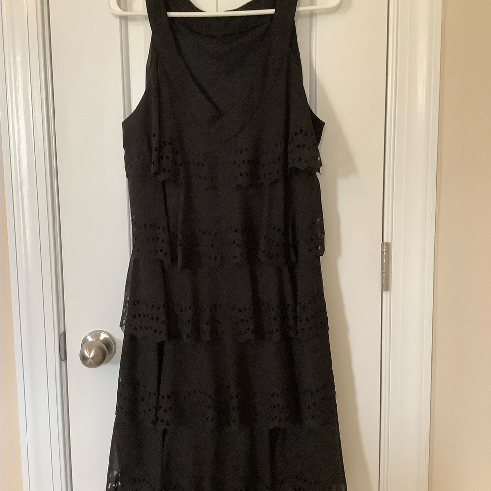 Women’s V-Neck Sleeveless Black Dress